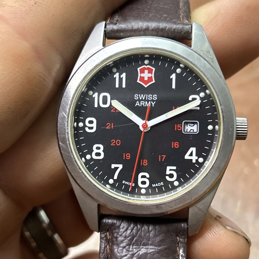 40mm Mens Victorinox 241083 Garrison Swiss Army Watch Vintage Untested